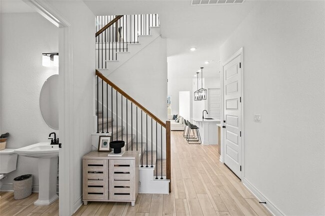 Photo - 481 Darley Oak Dr