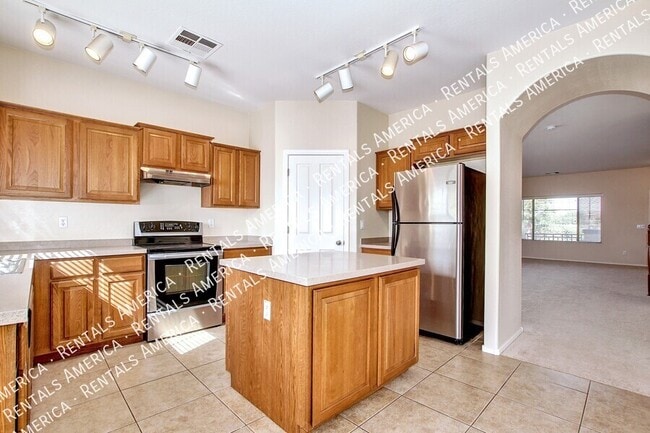 Photo - 935 E Blue Spruce Ln