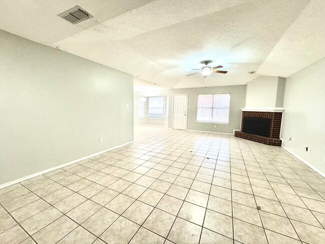 Photo - 1003 Juneau Ave