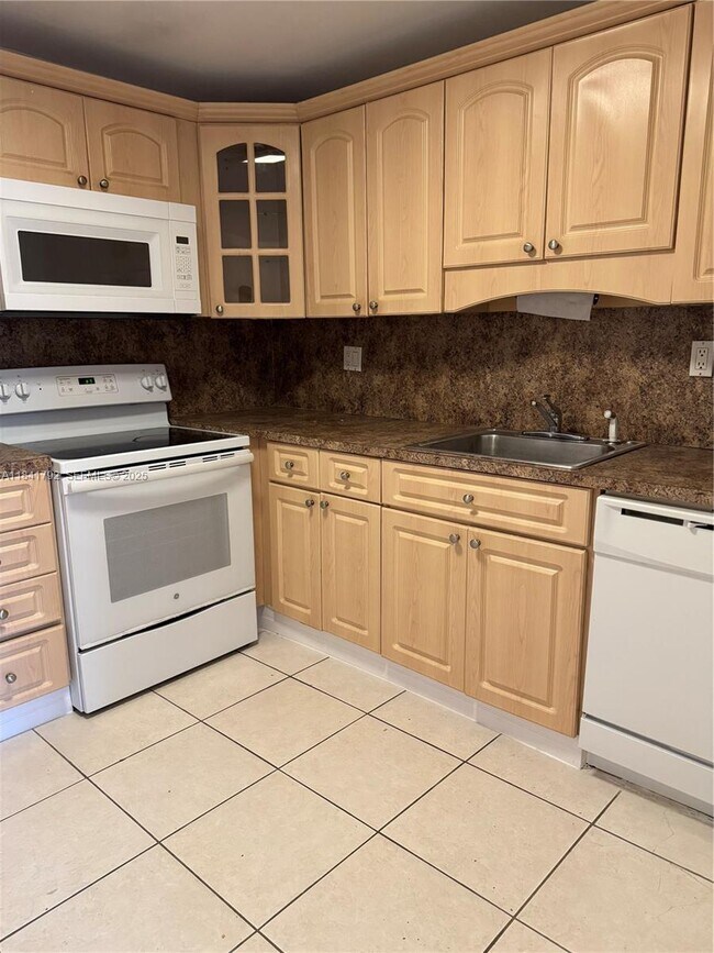 Photo - 2935 NE 163rd St Unit 4-O