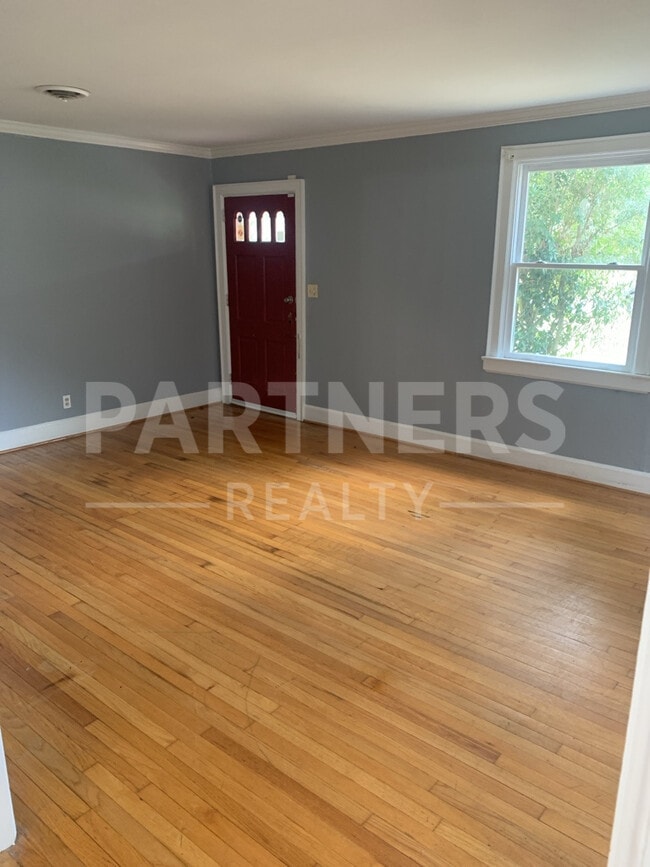 Photo - 3283 Gilmer Ave