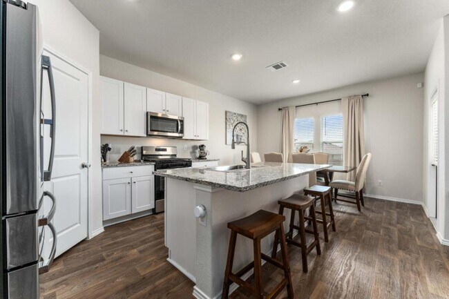 Photo - 3127 Keuka Pk Dr