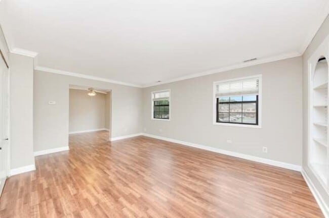 Sala de estar - 1512 W Jefferson Ave Unidad B