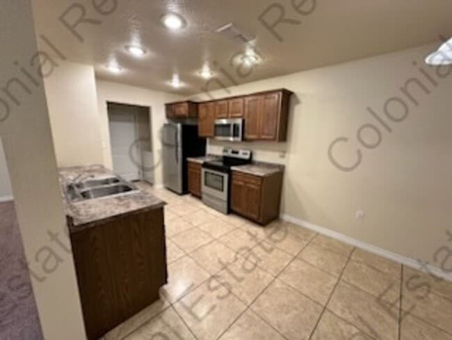 Photo - Spacious and updated 3 Bedroom 2 bathroom ...