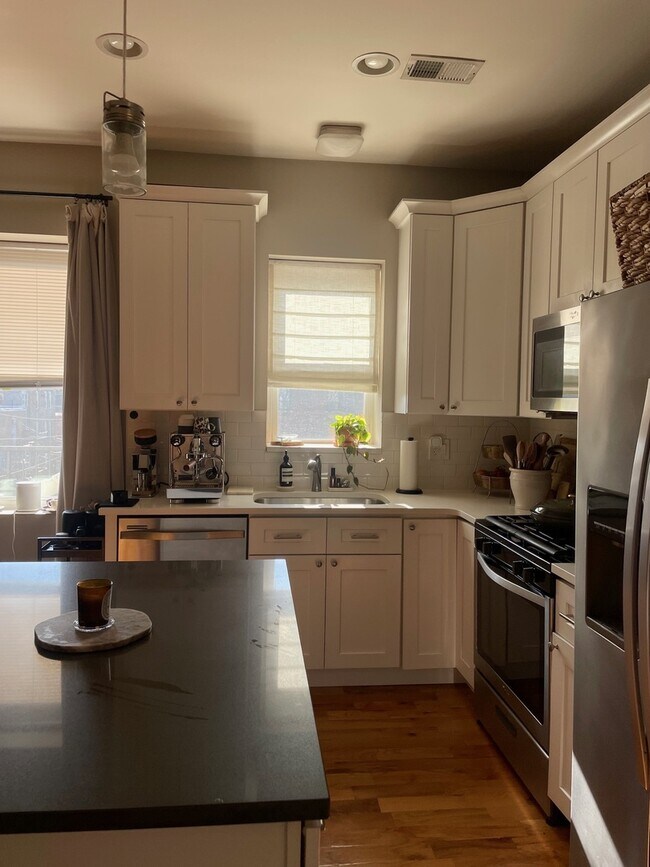 Photo - 2709 N Washtenaw Ave Unit 3S