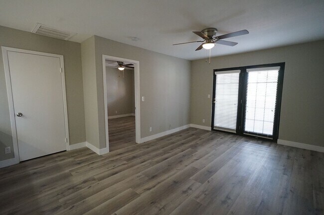 Photo - SHOWINGS AVAILABLE NOW Unit 416