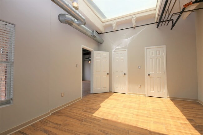 Photo - 230 W Alabama St Unit 1105