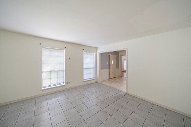 Photo - 1115 Pear Tree Ln