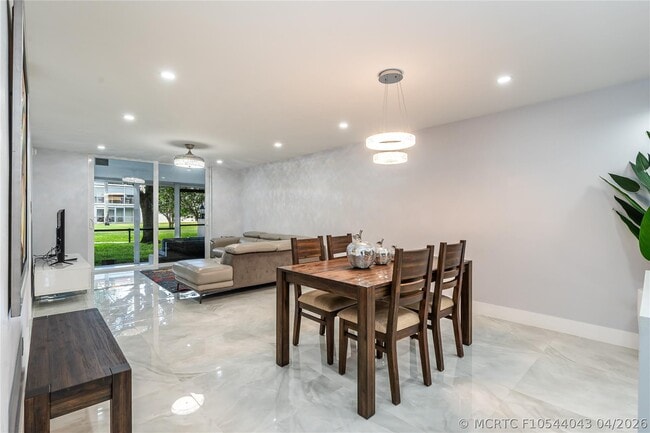 9523 S Hollybrook Lake Dr Unit 102