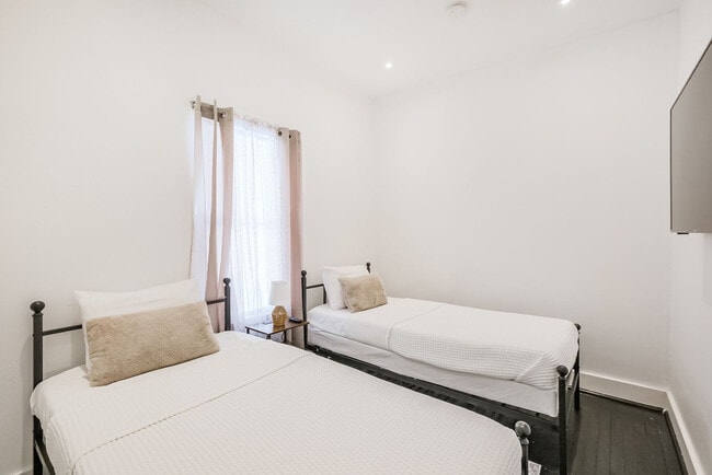 Photo - 3309 Webster St Unit SI FL1-ID1472545P