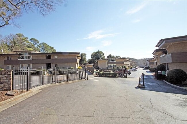 Photo - 346 Carpenter Dr NE