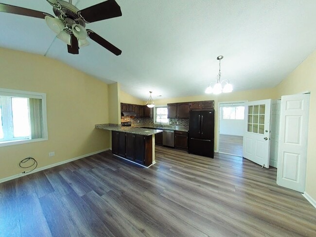 Photo - Upgraded 4 bedrooms Raintree Villas Ranch ...