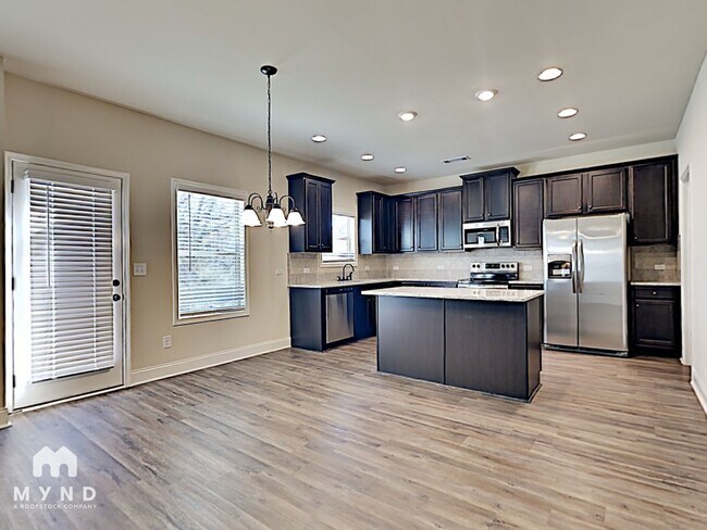 Photo - 9028 Holder Rd