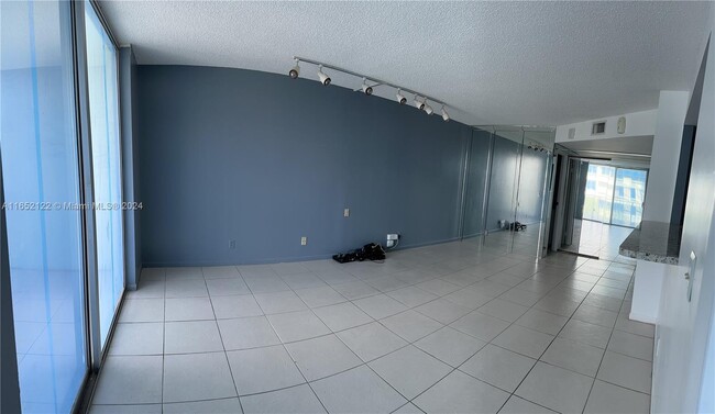 Photo - 16570 NE 26th Ave Apartamento Unidad 4E