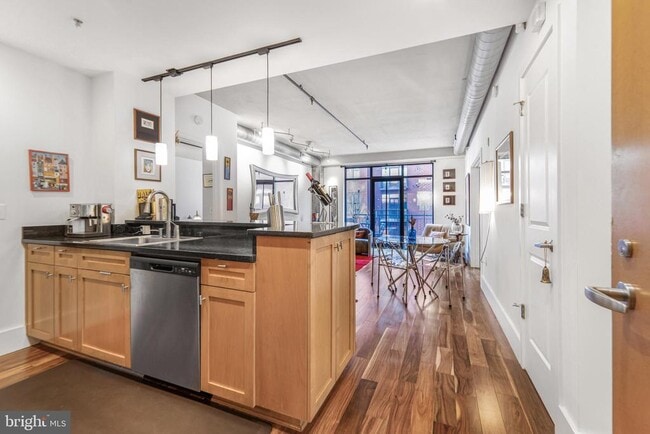 Photo - 1440 Church St NW Unit 403