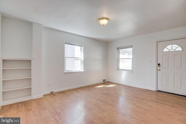 Photo - 1889 Alabama Ave SE