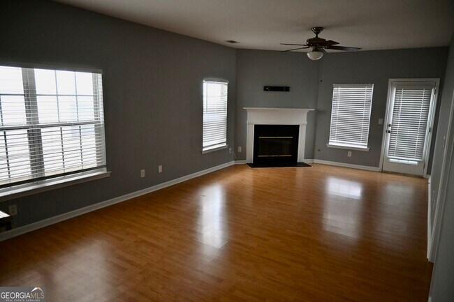 Photo - 1563 Rachel's Ridge NW