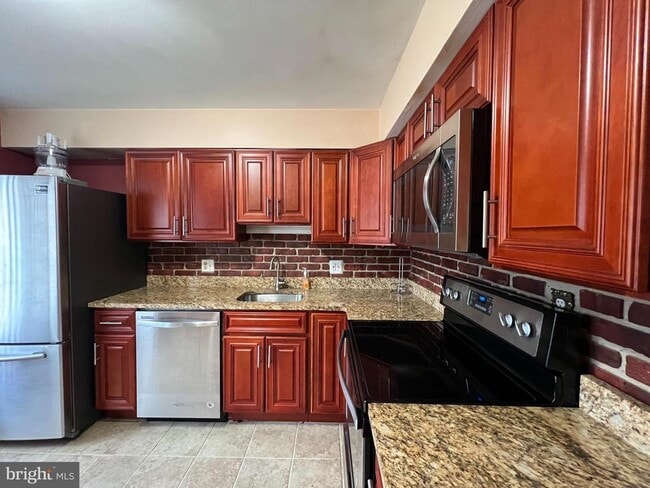 Photo - 5880 Whisper Way