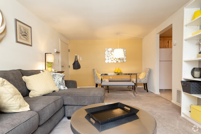 2HAB, 1BA - 643 ft² - Northbrooke Township