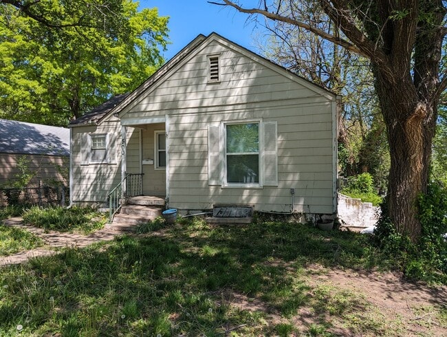 Photo - 500 W Southside Blvd House