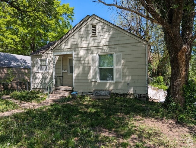 Building Photo - 500 W Southside Blvd Rental