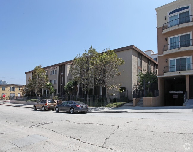 St Andrews Place Apartments For Rent in Los Angeles, CA