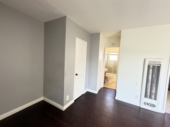Photo - 4712 Elmwood Ave Unidad 7