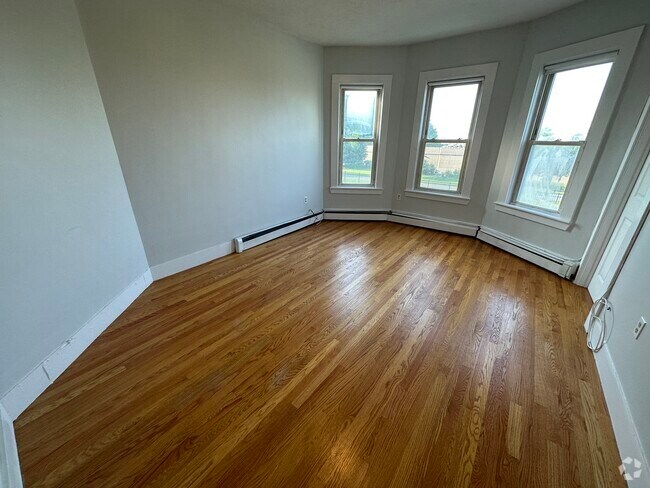Building Photo - 857 E 1st St Unit 2 Rental