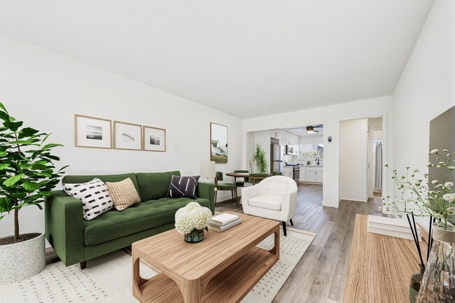 Photo - Reseda Apartments