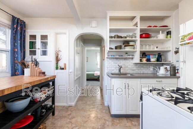 Photo - 2009 S 1500 E