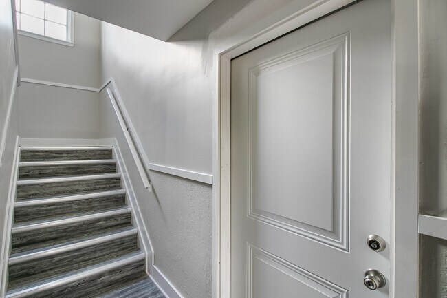 Photo - Wilshire Apartments