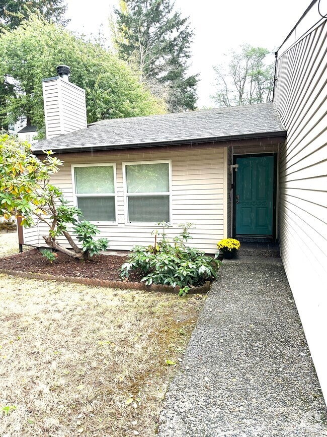 Building Photo - 3031 Bridgeport Way W Unit B Rental