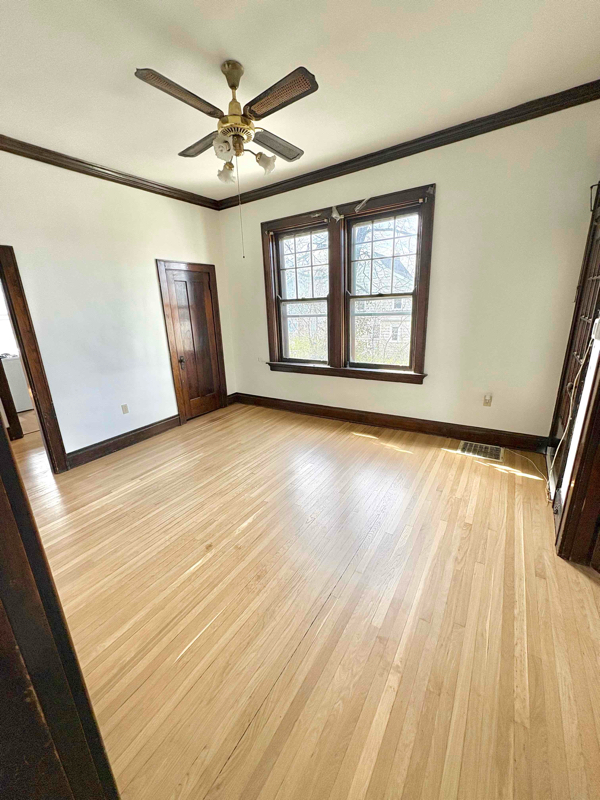 Building Photo - 7 E 42nd St Unit 2 Rental