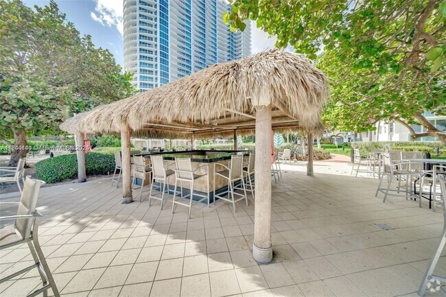 Building Photo - 3001 S Ocean Dr Unit 545 Rental