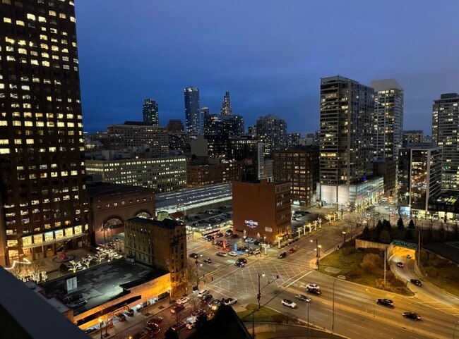 Photo - 235 W Van Buren St Unit 1907