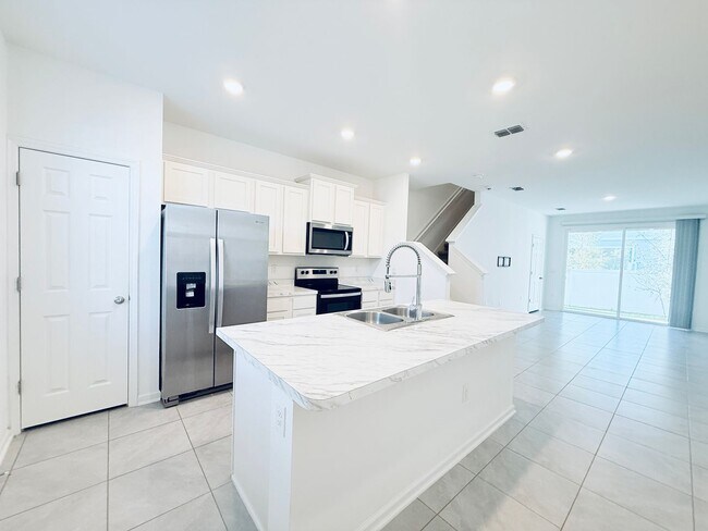 Photo - Move-In Ready Townhome with Spacious Layou...