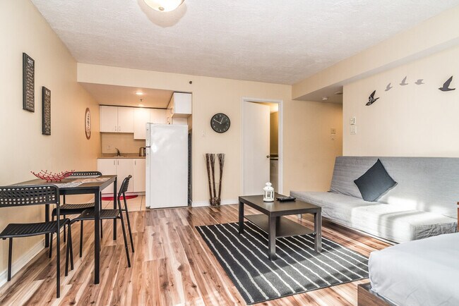 Photo - 1211 Rue Ste-Élisabeth Unit ID1261835P