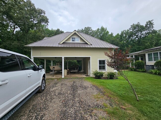 Photo - 1290 Tivoli Rd