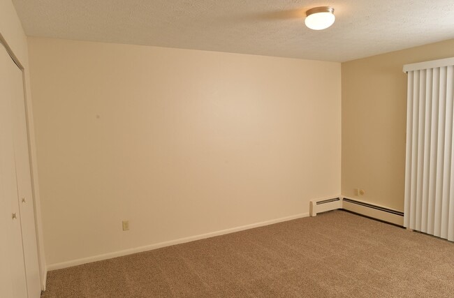 Meadowbrook Lake Apartments