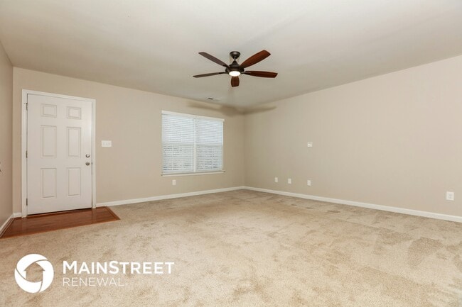 Photo - 6412 Flanking Lane