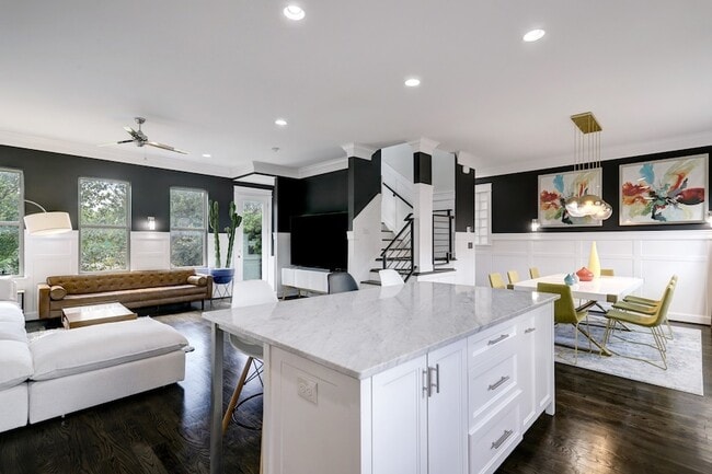Photo - 1706 Francis St