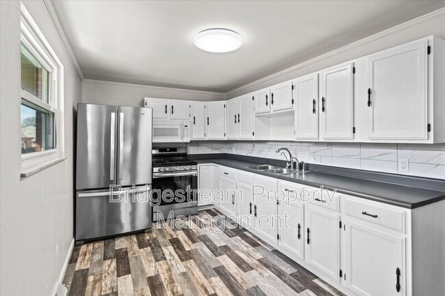 Photo - 317 Hypathia Ave