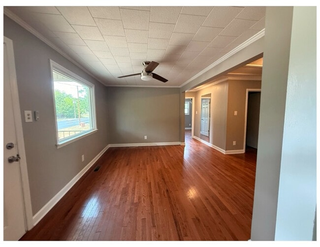Photo - 607 E Elm St