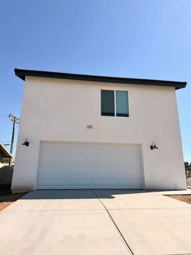 Photo - Live Oak Hesperia Unit Main House