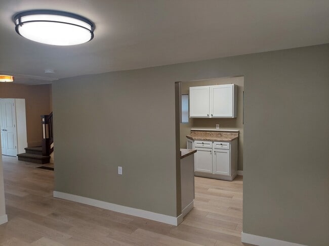 Photo - 806 N State St