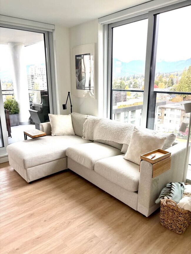 Photo - 252 15th St E