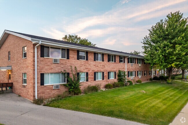 Exterior - River Park Apartments