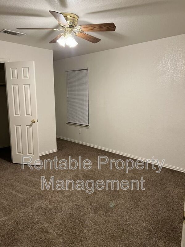 1104 Turkey Creek Ct Unit B