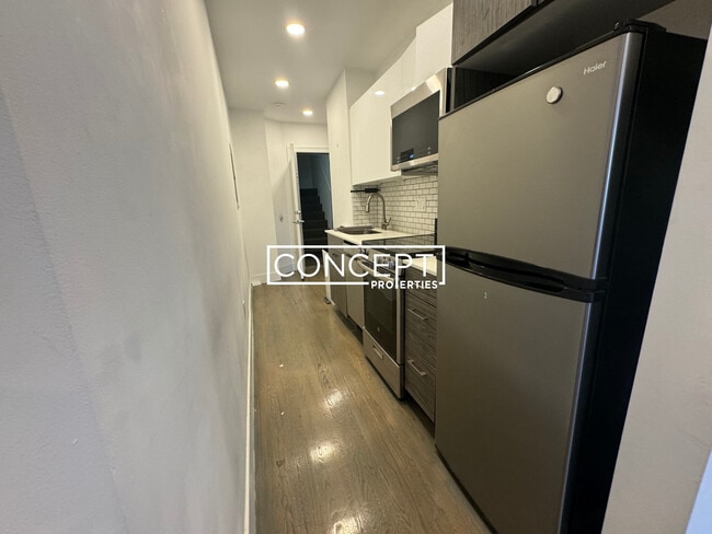 Building Photo - 44 Joy St Unit 8CP