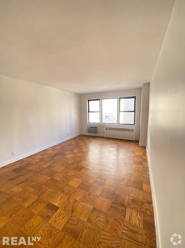 Building Photo - 236 E 36th St Unit 2H1 Rental